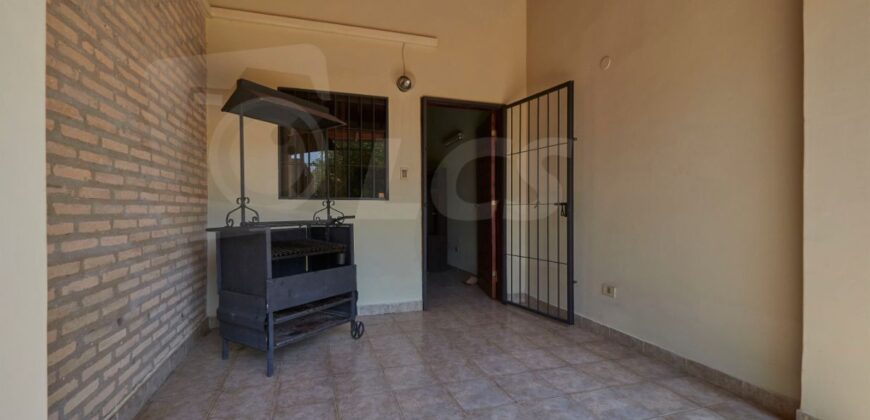A0045 ALQUILO CASA EN LAMBARÉ, ZONA AVDA. DEL YACHT