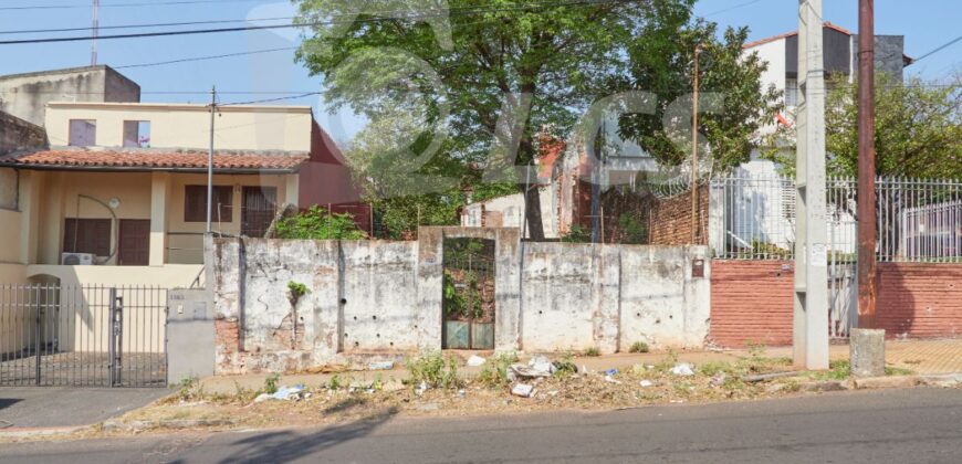 0299 TERRENO EN BARRIO SAJONIA, ZONA COLEGIO CRISTO REY