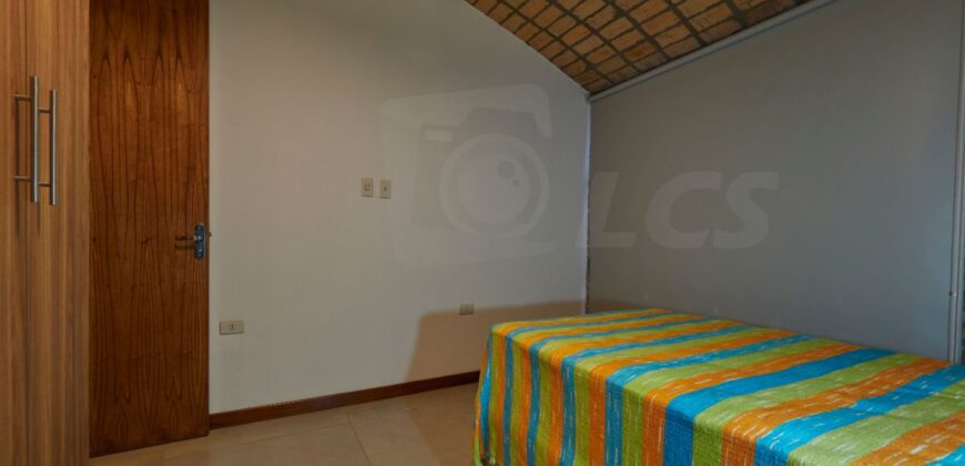 0312 TRIPLEX EN LAMBARÉ, BARRIO PARQUES DEL YACHT