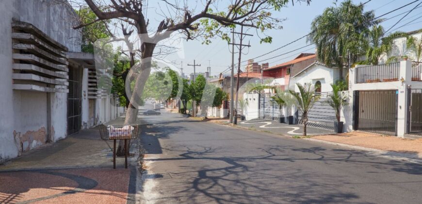 0299 TERRENO EN BARRIO SAJONIA, ZONA COLEGIO CRISTO REY