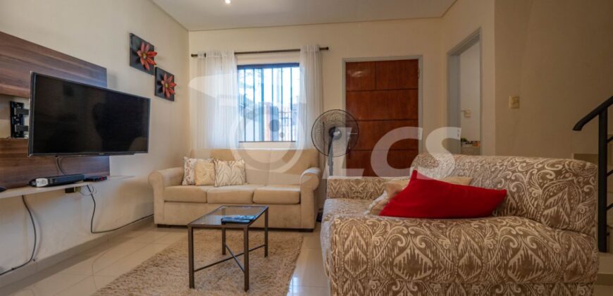 0324 DÚPLEX EN LAMBARÉ, BARRIO SANTO DOMINGO