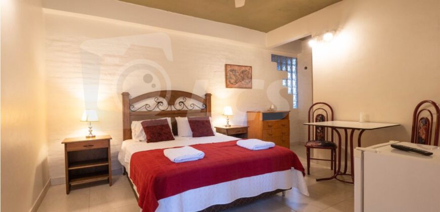 0321 HOTEL BOUTIQUE EN LUQUE, BARRIO LOMA MERLO