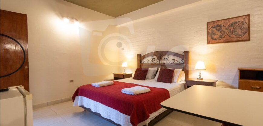 0321 HOTEL BOUTIQUE EN LUQUE, BARRIO LOMA MERLO