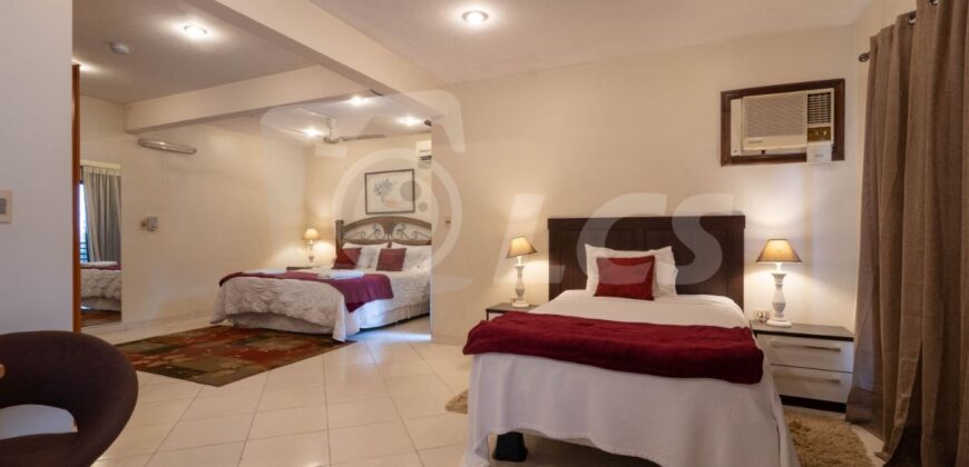 0321 HOTEL BOUTIQUE EN LUQUE, BARRIO LOMA MERLO