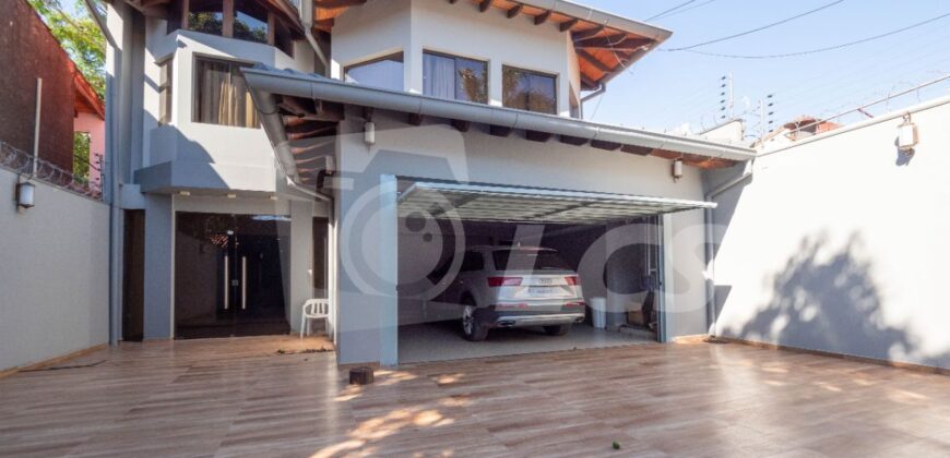 0320 RESIDENCIA EN BARRIO MARISCAL ESTIGARRIBIA, ZONA AVDA. BOGGIANI