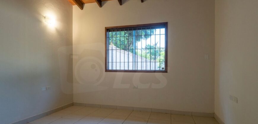 0315 CASA EN LAMBARÉ, BARRIO SANTO DOMINGO