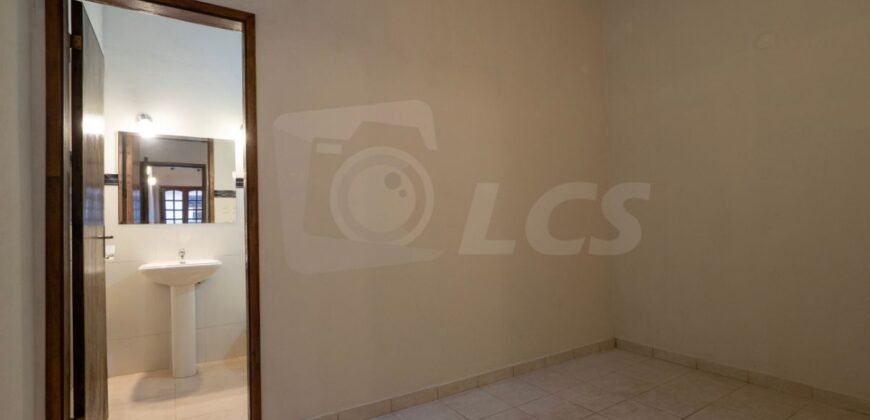 0315 CASA EN LAMBARÉ, BARRIO SANTO DOMINGO