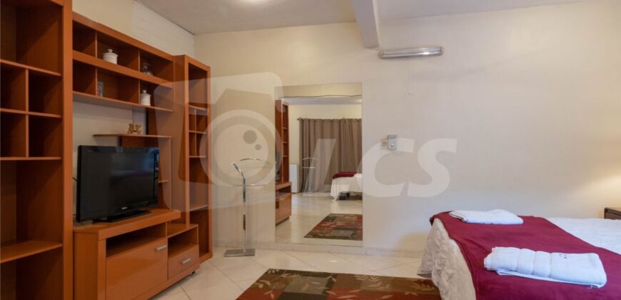 0321 HOTEL BOUTIQUE EN LUQUE, BARRIO LOMA MERLO