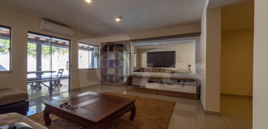 0320 RESIDENCIA EN BARRIO MARISCAL ESTIGARRIBIA, ZONA AVDA. BOGGIANI