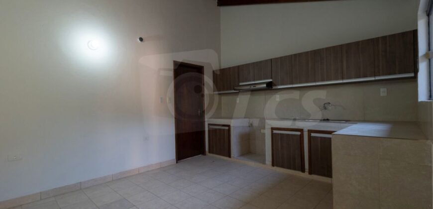 0315 CASA EN LAMBARÉ, BARRIO SANTO DOMINGO