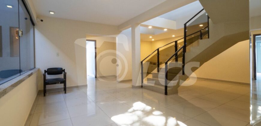 0320 RESIDENCIA EN BARRIO MARISCAL ESTIGARRIBIA, ZONA AVDA. BOGGIANI