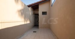 0315 CASA EN LAMBARÉ, BARRIO SANTO DOMINGO