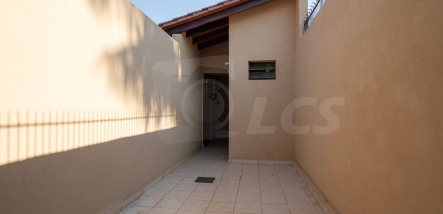0315 CASA EN LAMBARÉ, BARRIO SANTO DOMINGO