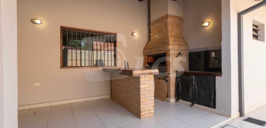 0315 CASA EN LAMBARÉ, BARRIO SANTO DOMINGO