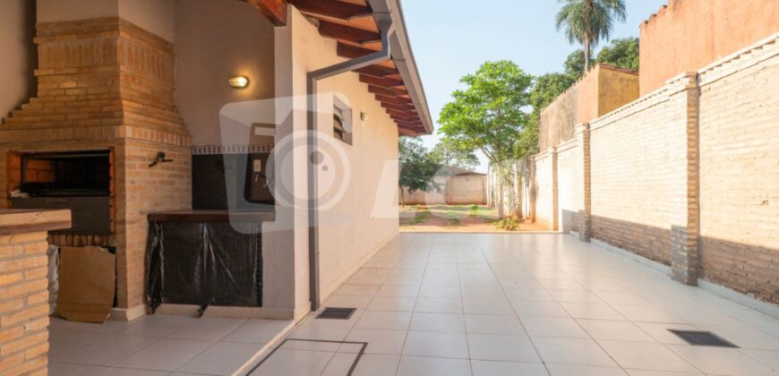 0315 CASA EN LAMBARÉ, BARRIO SANTO DOMINGO