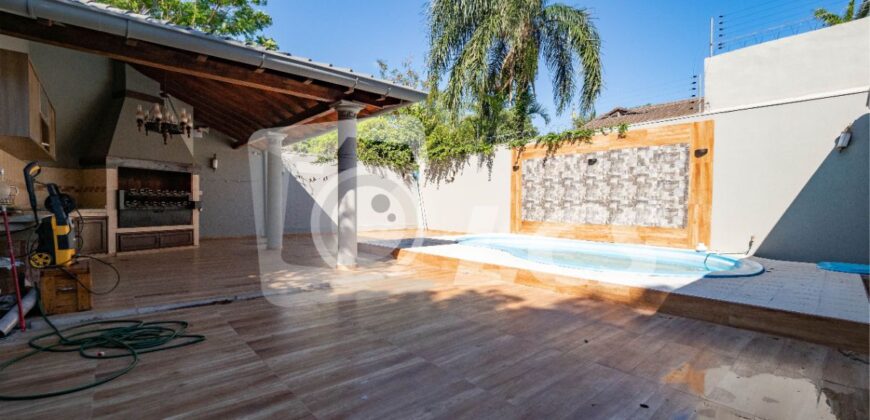 0320 RESIDENCIA EN BARRIO MARISCAL ESTIGARRIBIA, ZONA AVDA. BOGGIANI