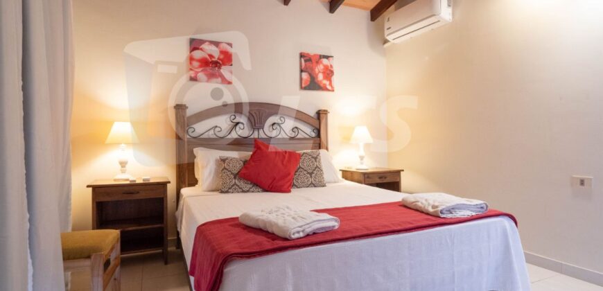 0321 HOTEL BOUTIQUE EN LUQUE, BARRIO LOMA MERLO