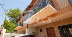 0324 DÚPLEX EN LAMBARÉ, BARRIO SANTO DOMINGO