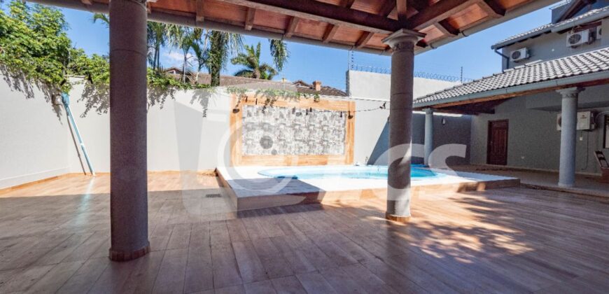 0320 RESIDENCIA EN BARRIO MARISCAL ESTIGARRIBIA, ZONA AVDA. BOGGIANI