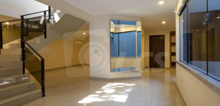 0320 RESIDENCIA EN BARRIO MARISCAL ESTIGARRIBIA, ZONA AVDA. BOGGIANI