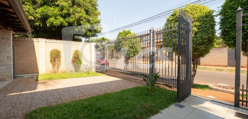0315 CASA EN LAMBARÉ, BARRIO SANTO DOMINGO