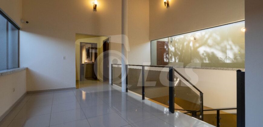 0320 RESIDENCIA EN BARRIO MARISCAL ESTIGARRIBIA, ZONA AVDA. BOGGIANI