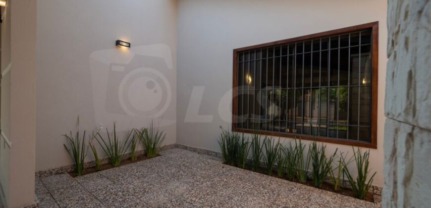 0315 CASA EN LAMBARÉ, BARRIO SANTO DOMINGO