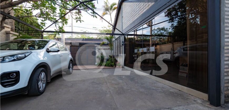 0321 HOTEL BOUTIQUE EN LUQUE, BARRIO LOMA MERLO