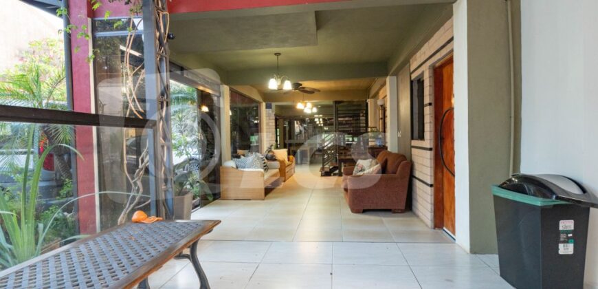 0321 HOTEL BOUTIQUE EN LUQUE, BARRIO LOMA MERLO