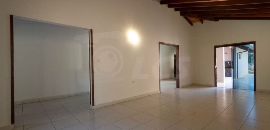 0315 CASA EN LAMBARÉ, BARRIO SANTO DOMINGO