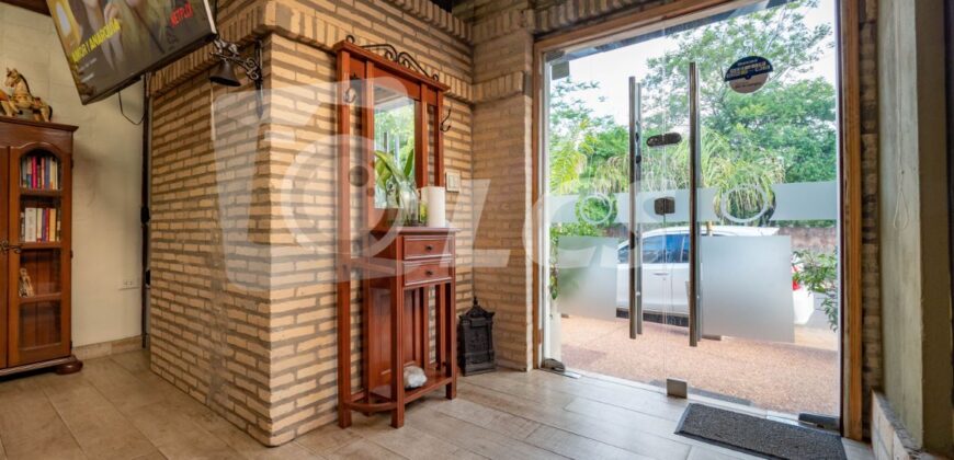 0321 HOTEL BOUTIQUE EN LUQUE, BARRIO LOMA MERLO