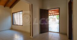 0315 CASA EN LAMBARÉ, BARRIO SANTO DOMINGO