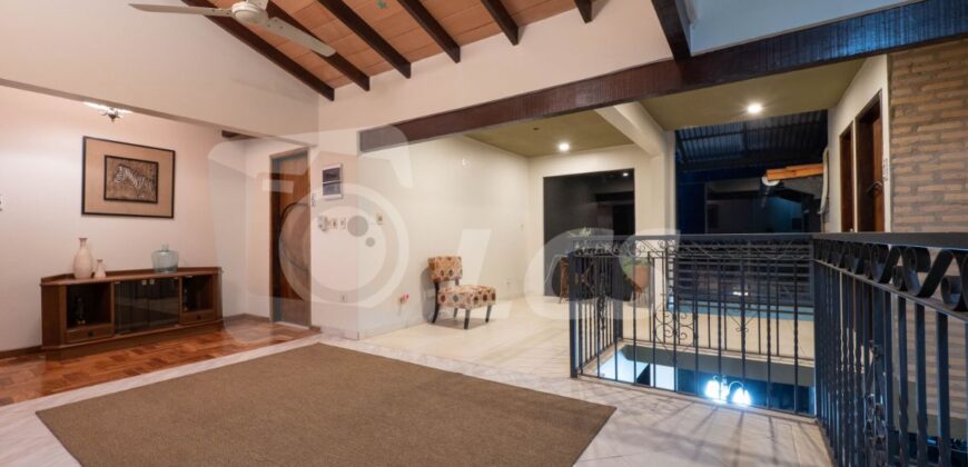 0321 HOTEL BOUTIQUE EN LUQUE, BARRIO LOMA MERLO