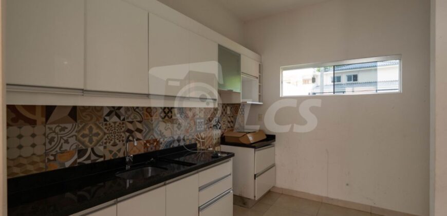 A0109 ALQUILO DÚPLEX EN LAMBARÉ, ZONA YACHT Y GOLF CLUB