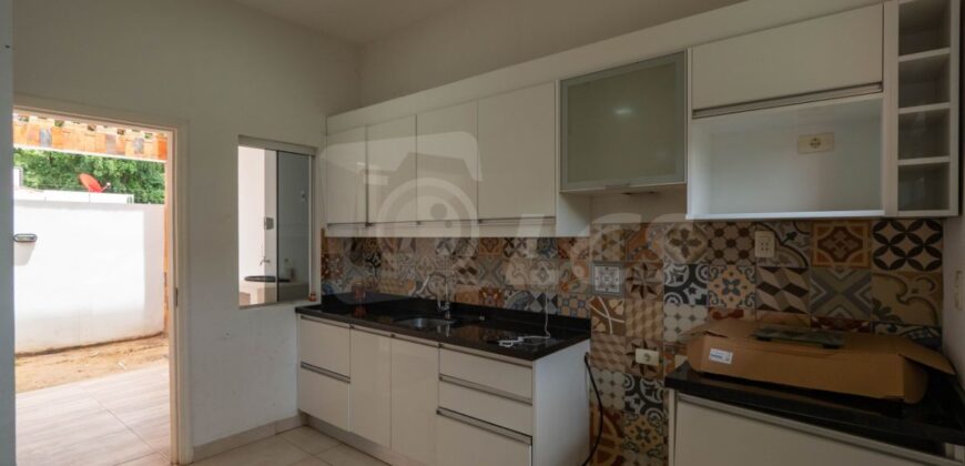 A0109 ALQUILO DÚPLEX EN LAMBARÉ, ZONA YACHT Y GOLF CLUB