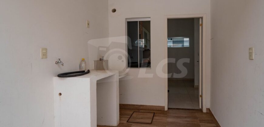 A0109 ALQUILO DÚPLEX EN LAMBARÉ, ZONA YACHT Y GOLF CLUB