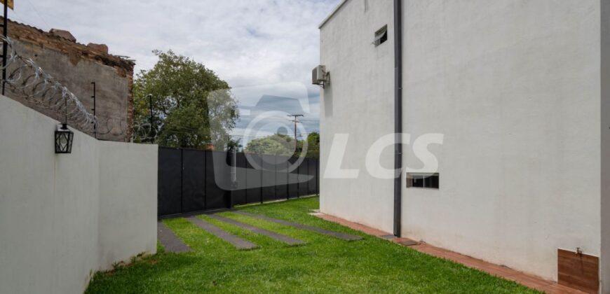 A0087 ALQUILO DÚPLEX EN BARRIO ITÁ ENRAMADA, ZONA YACHT Y GOLF CLUB