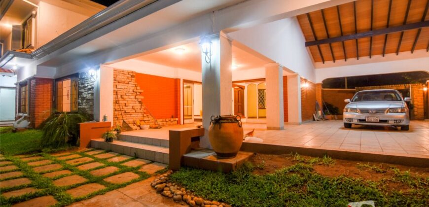 A0098 ALQUILO RESIDENCIA EN BARRIO NAZARETH
