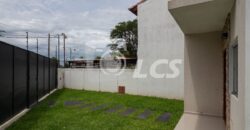A0087 ALQUILO DÚPLEX EN BARRIO ITÁ ENRAMADA, ZONA YACHT Y GOLF CLUB