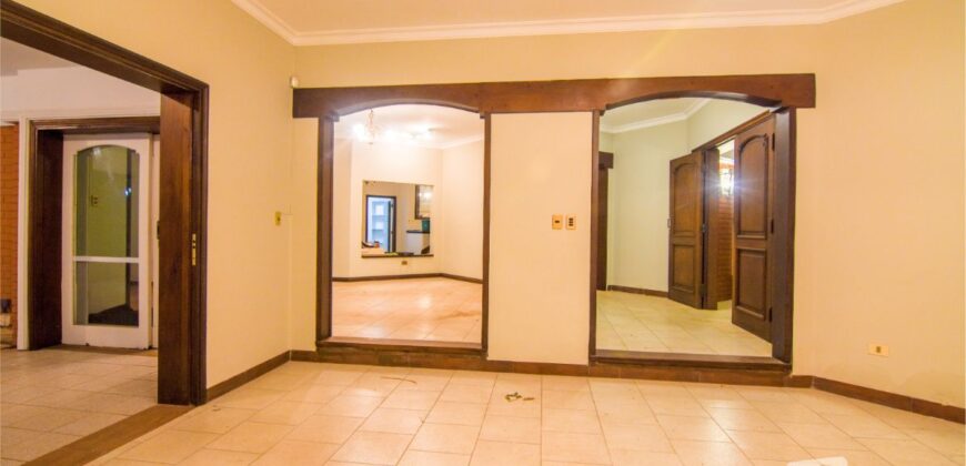 A0098 ALQUILO RESIDENCIA EN BARRIO NAZARETH