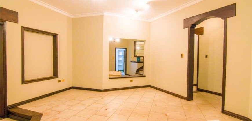 A0098 ALQUILO RESIDENCIA EN BARRIO NAZARETH