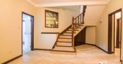 A0098 ALQUILO RESIDENCIA EN BARRIO NAZARETH