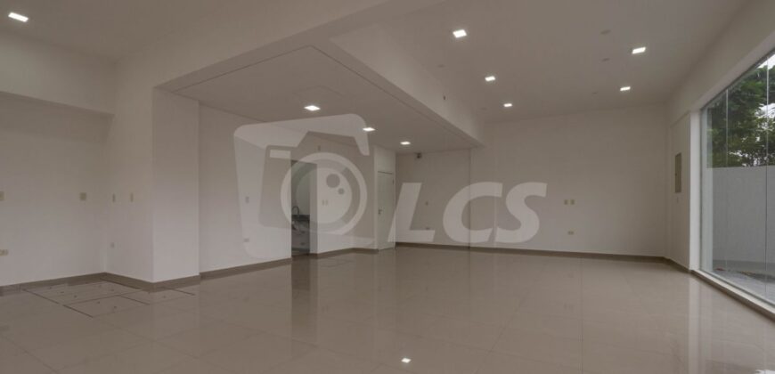 A0077 ALQUILO SALÓN COMERCIAL A ESTRENAR EN BARRIO SAJONIA