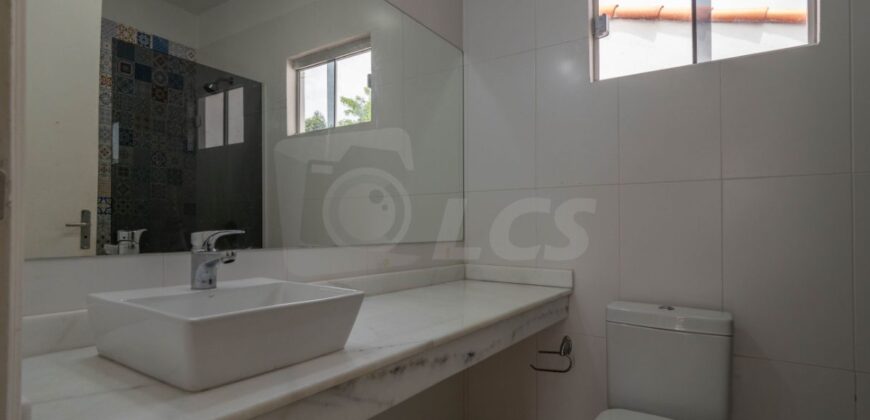 A0109 ALQUILO DÚPLEX EN LAMBARÉ, ZONA YACHT Y GOLF CLUB
