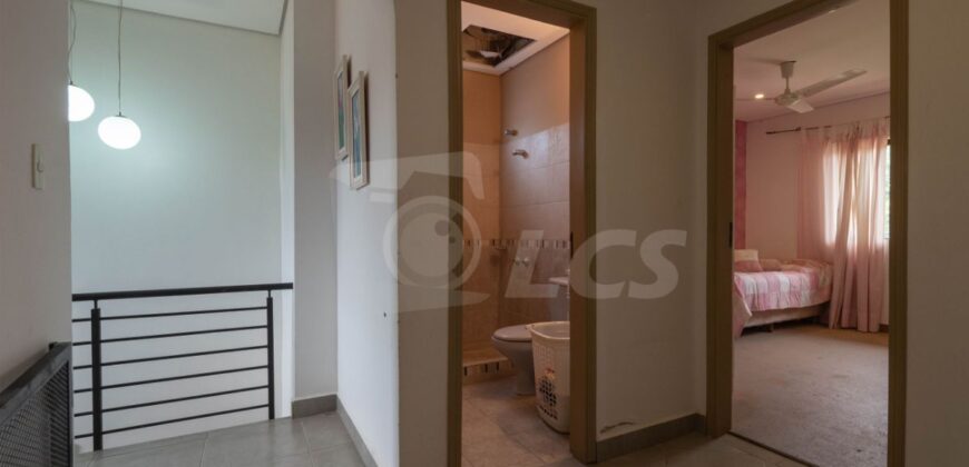 0332 DÚPLEX EN BARRIO RECOLETA, ZONA AVDA. CHOFERES DEL CHACO