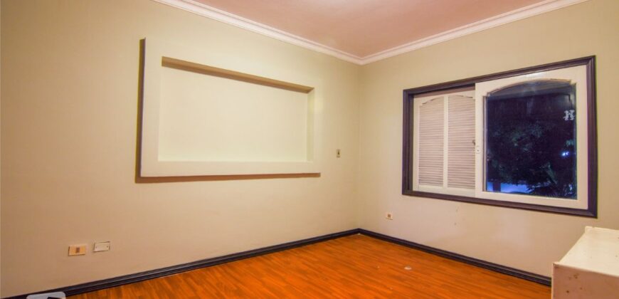 A0098 ALQUILO RESIDENCIA EN BARRIO NAZARETH