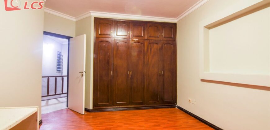 A0098 ALQUILO RESIDENCIA EN BARRIO NAZARETH