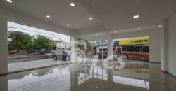 A0077 ALQUILO SALÓN COMERCIAL A ESTRENAR EN BARRIO SAJONIA