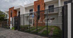 A0109 ALQUILO DÚPLEX EN LAMBARÉ, ZONA YACHT Y GOLF CLUB