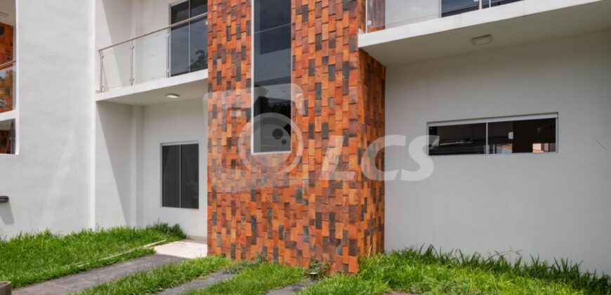 A0109 ALQUILO DÚPLEX EN LAMBARÉ, ZONA YACHT Y GOLF CLUB